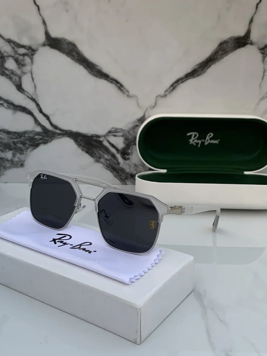 Latest Fancy All Season Special Ray Ban RB Aviator Trending Hot Favorite Fashionable Sunglass For Unisex.
