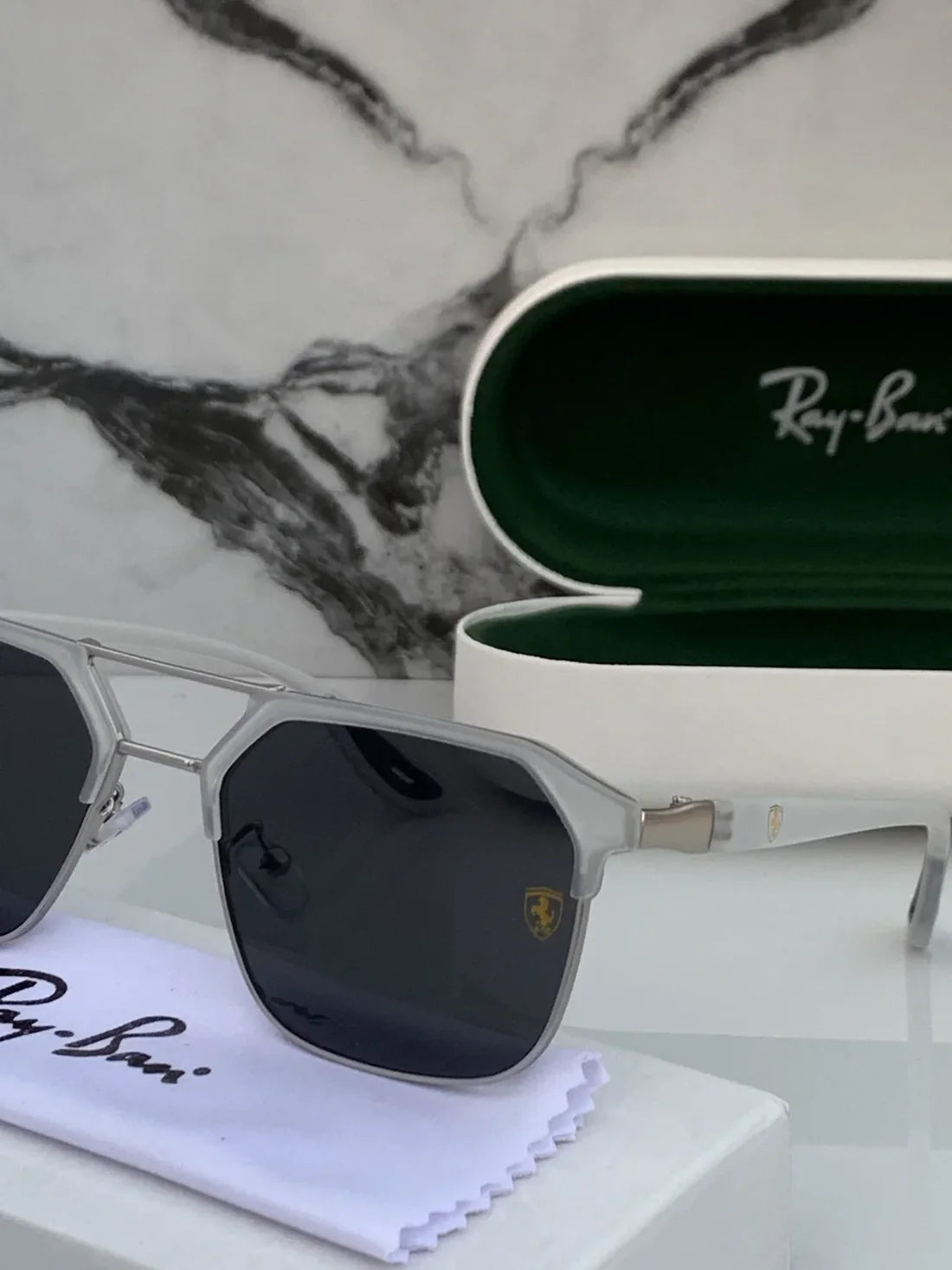 Latest Fancy All Season Special Ray Ban RB Aviator Trending Hot Favorite Fashionable Sunglass For Unisex.