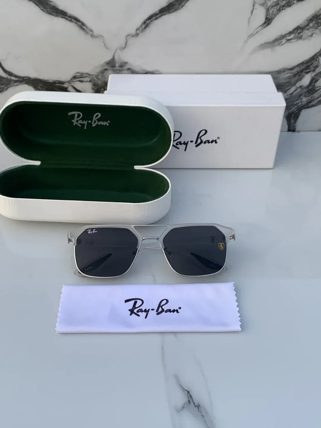 Latest Fancy All Season Special Ray Ban RB Aviator Trending Hot Favorite Fashionable Sunglass For Unisex.