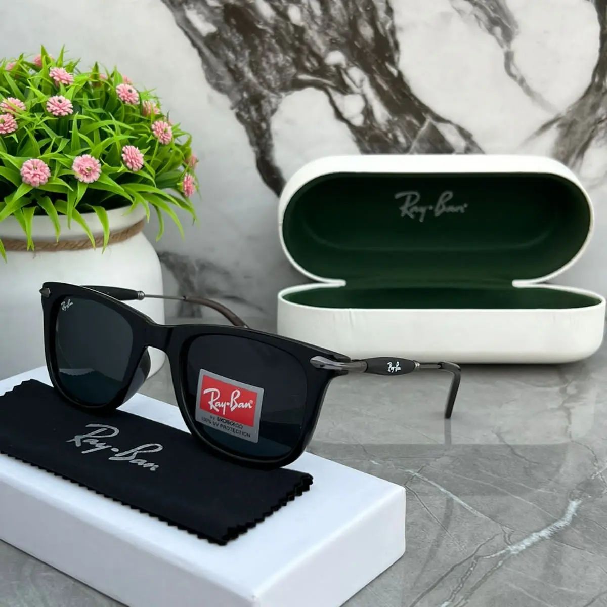 RAY-BAN New Men's Fancy Square Trendy Hot Favourite Wintage Sunglass For Unisex.