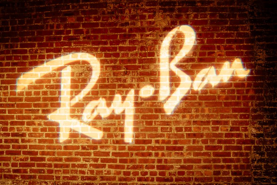 RAY-BAN New Addition Green & Black 650 Wayfarer Sunglass For Unisex