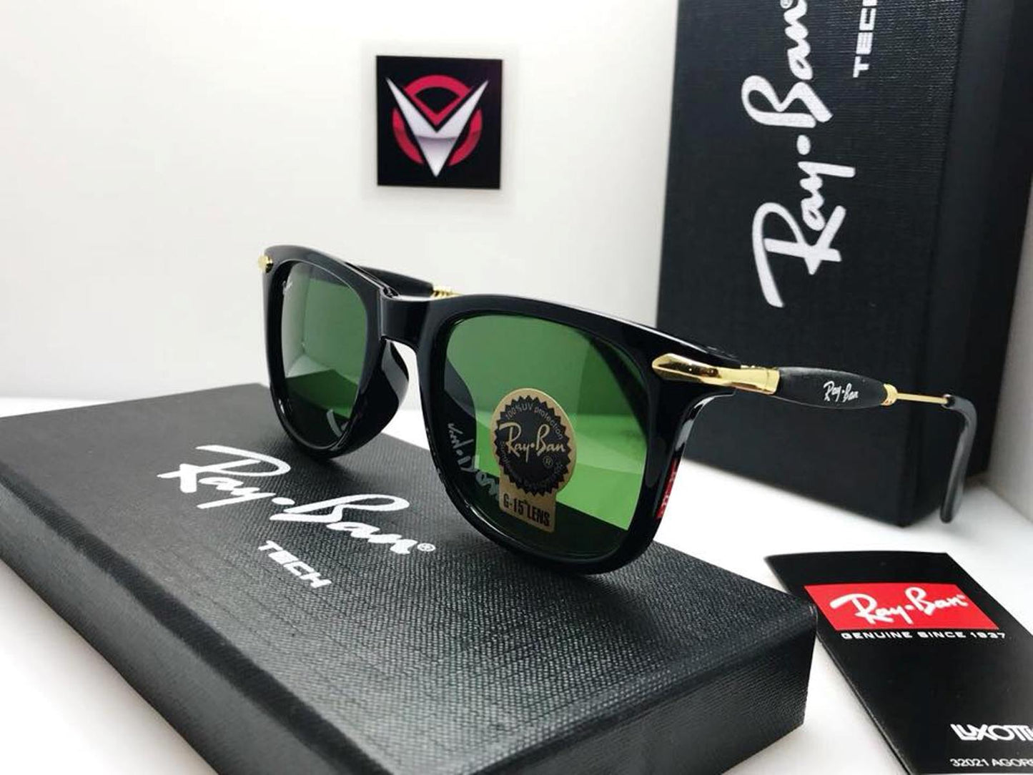 RAY-BAN Green & Gold 2148 Square Cap Hot Favourite Wintage Sunglass For Unisex.