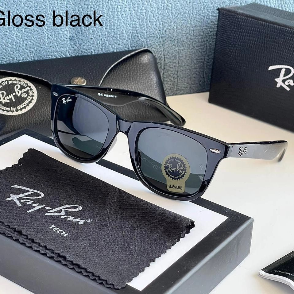 RAY-BAN Black & Black Wayfarer Trendy Hot Favourite Wintage Sunglass For Unisex.