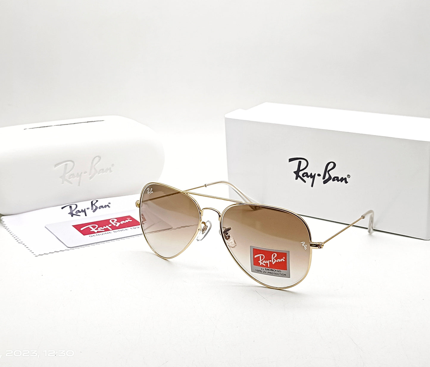 RAY-BAN New Modern Stylish Addition Shaded Blue Shade & Gold 3026 Oval Sunglass For Unisex