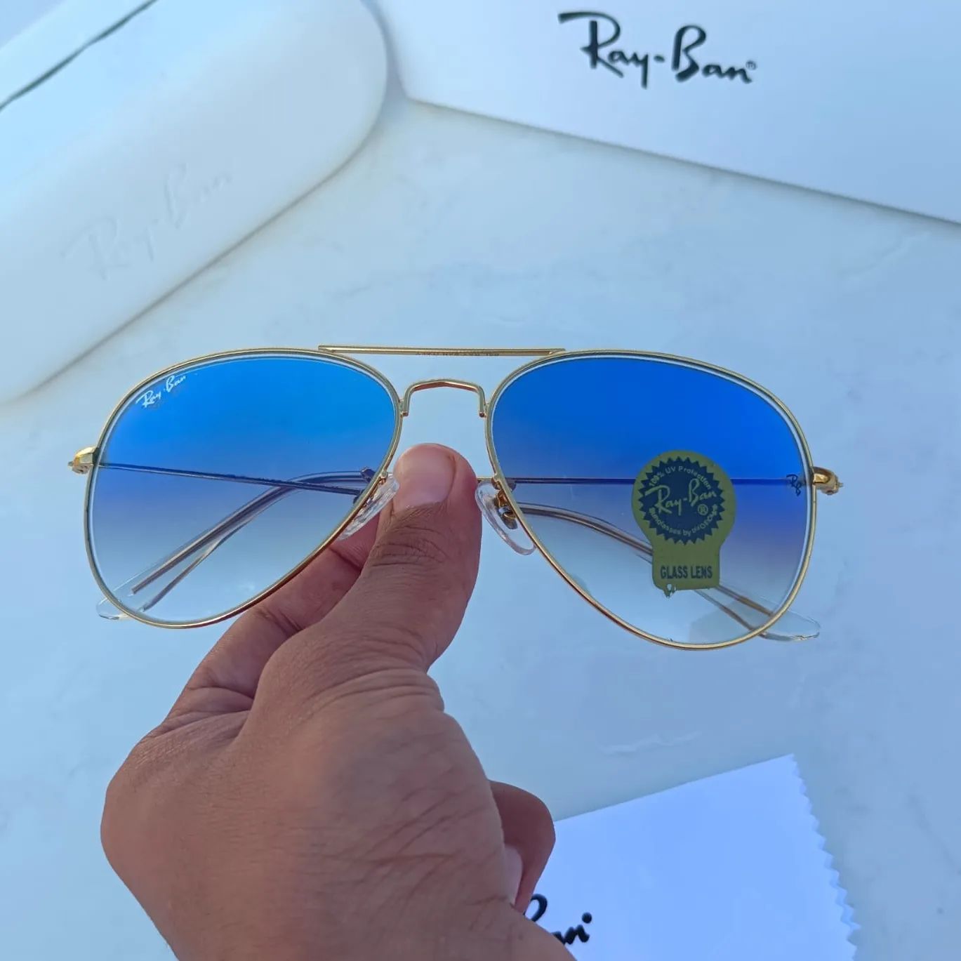 RAY-BAN Blue Shade & Gold 3026 Aviator Causal Latest Sunglass For Unisex.